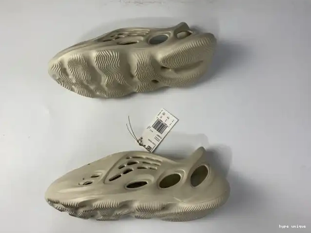 hype FY4567 Adidas RNNR Yeezy Foam Sand 0531